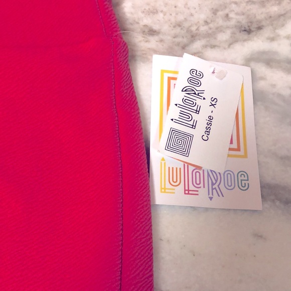 XS Lularoe Cassie pencil skirt NWT - Picture 2 of 3